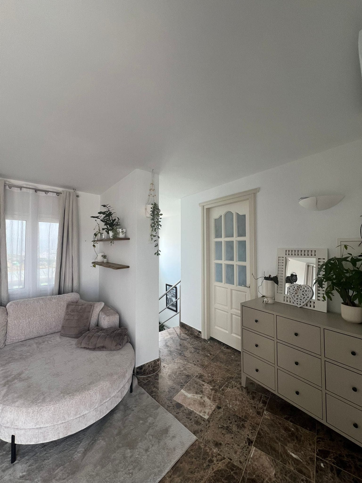 Upper floor landing